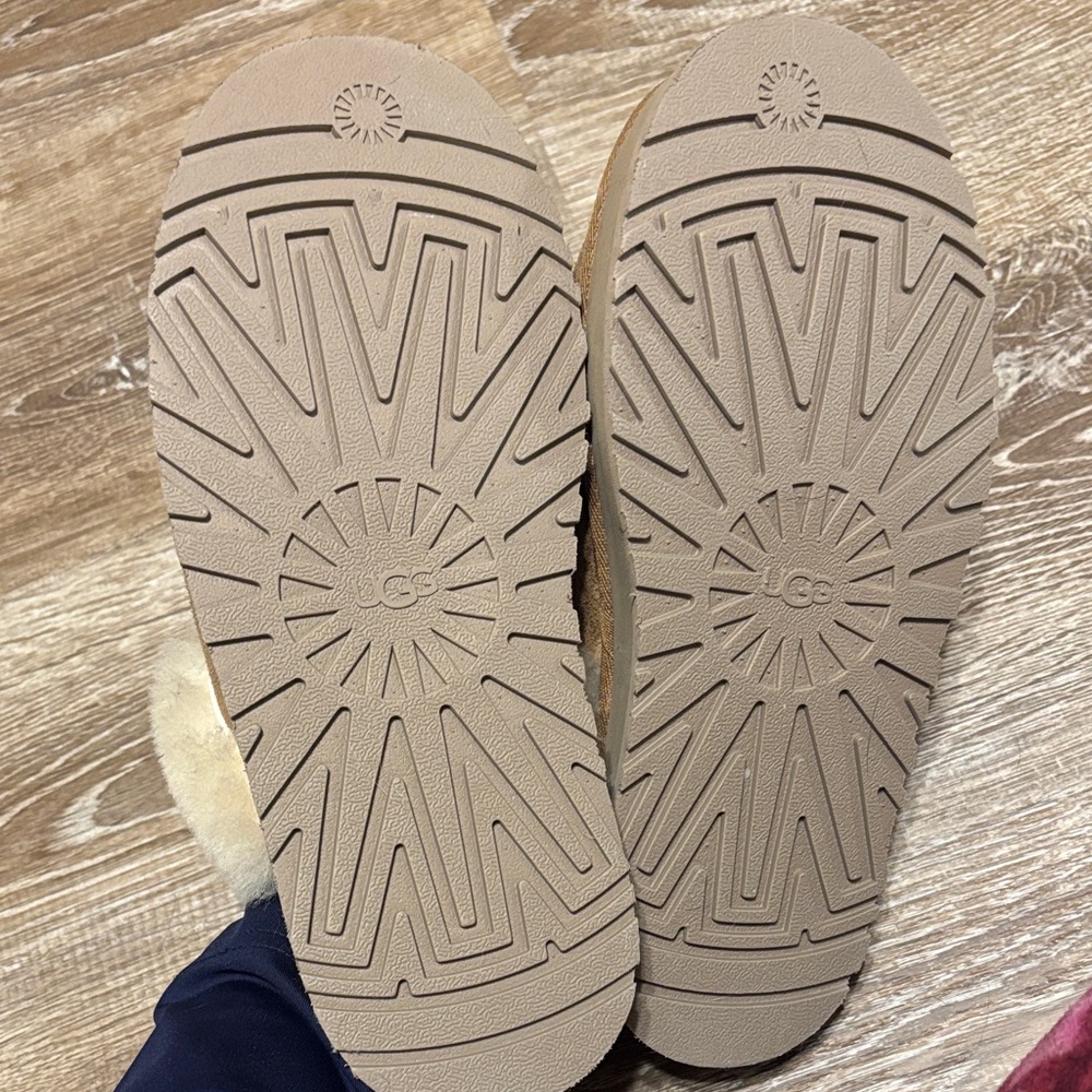 UGG Tan and Cream Women's Slippers - Picture 4 of 5